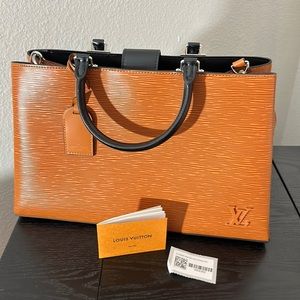 Louis Vuitton Kleber MM Epi bag never used